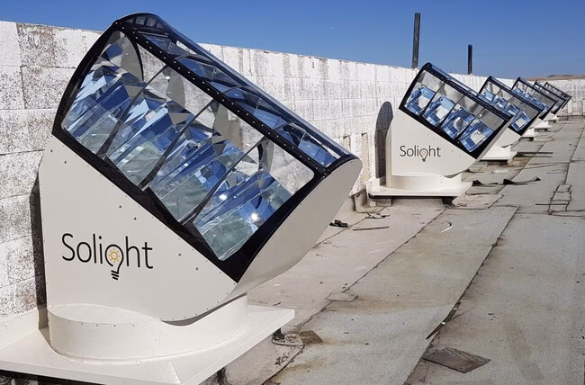 ¿Se pueden utilizar espejos para redirigir la luz solar hacia las plantas?