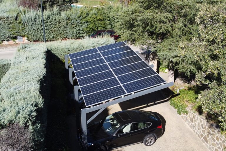 Coste de Cargar un Coche Eléctrico con Paneles Solares