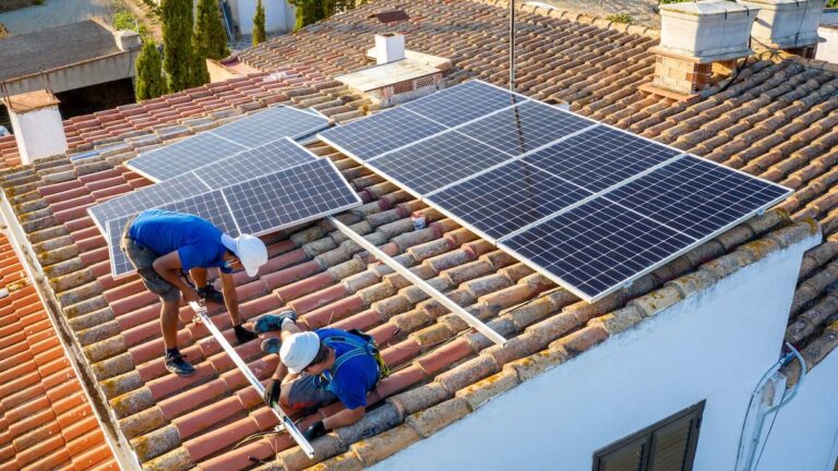 Aerotermia y Paneles Solares: La Combinación Ideal