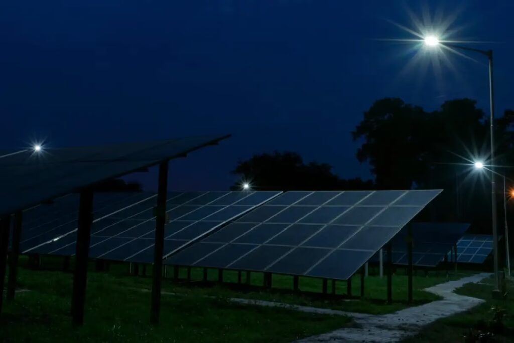 Paneles Solares de Noche: ¿Mito o Realidad?
