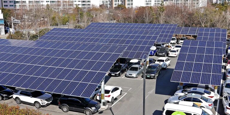 Cocheras Solares: Energía en tu Estacionamiento