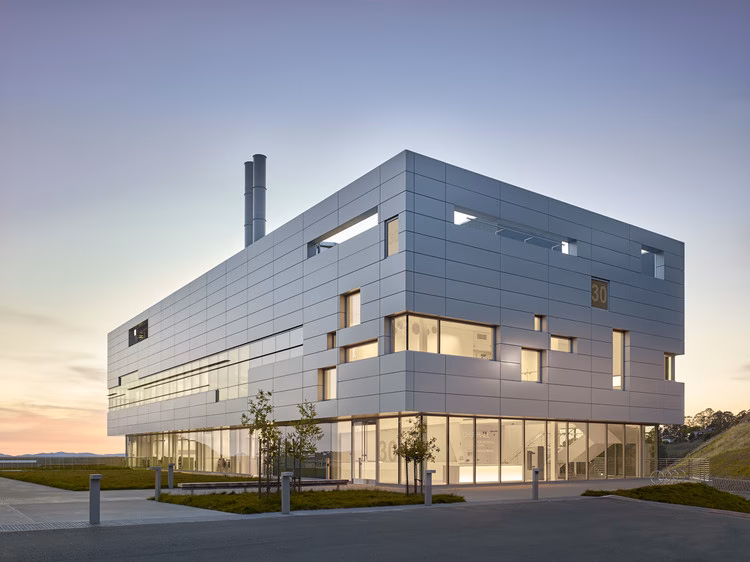 Energía en Israel: Del Gas Natural al Poder del Sol