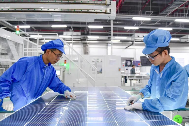 China: El Gigante Indiscutible del Panel Solar