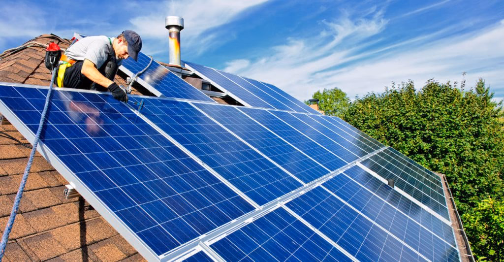 ¿Cómo alimentar tu casa con energía solar?