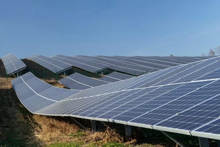 Optimiza tu Energía: Ángulo de Paneles Solares