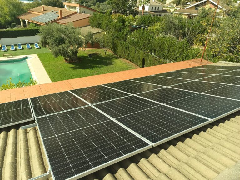 Energía Solar: Ahorro en tu Nuevo Hogar