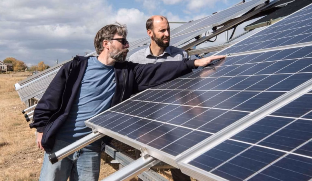 Descarga nocturna de baterías solares: ¿Es normal?