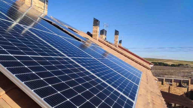 Guía Fiscal para Paneles Solares: IRPF y más