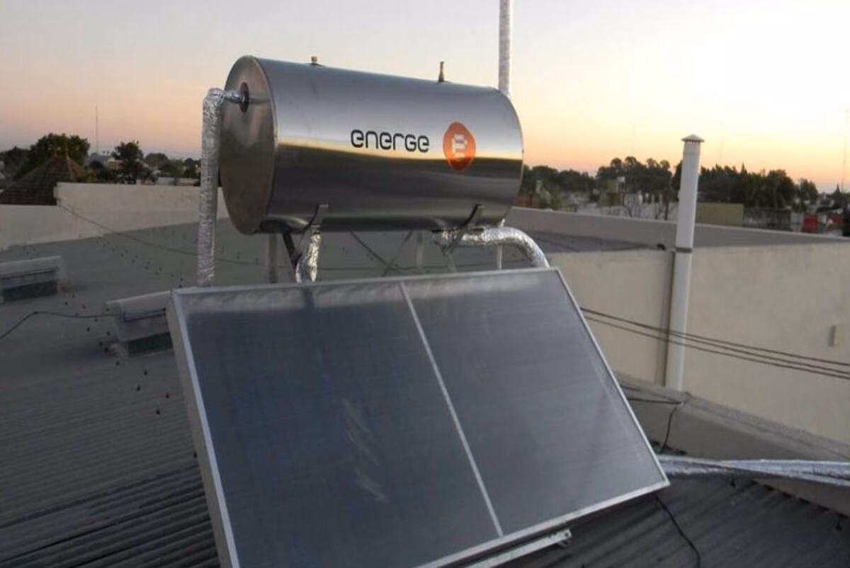 ¿Dónde se inventaron los calentadores solares?