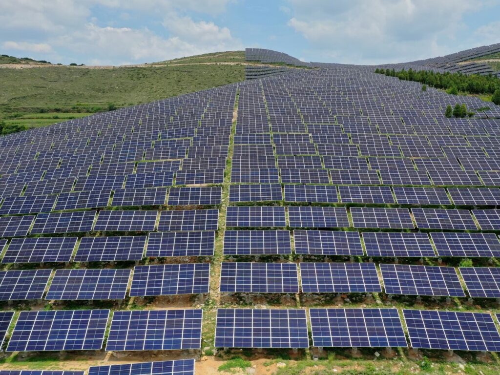 Gigantes Solares: El Poder Chino en Fotovoltaica