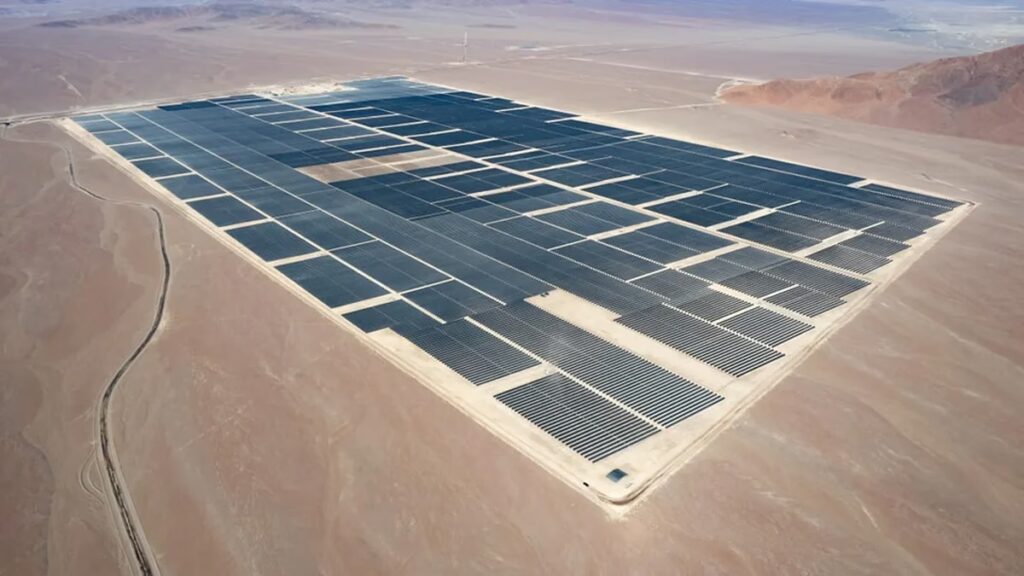 Paneles Solares en el Desierto: ¿Solución o Utopía?