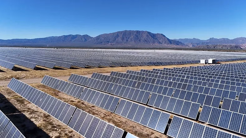 ¿Qué causas tiene la energía renovable?