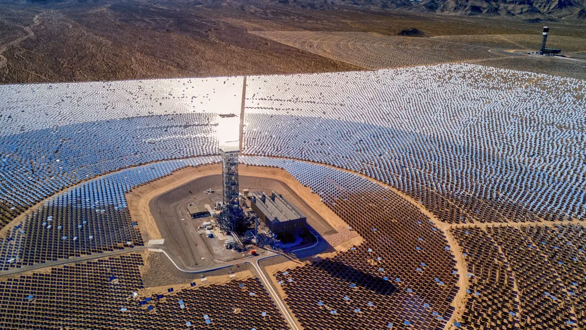 ¿Qué fuente de energía renovable se obtendría mejor de un desierto?