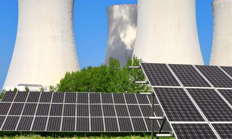 ¿Cuál es la diferencia entre energía renovable y energía nuclear?