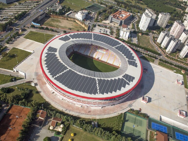 Estadios Solares: La Revolución Verde en el Deporte