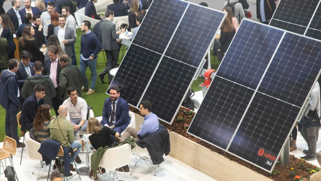 RE+: El Futuro de la Energía Limpia en Debate