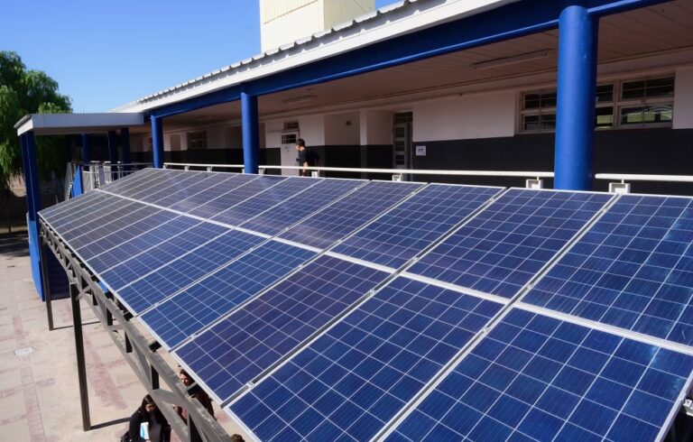 Paneles Solares: Financiar y Vender tu Casa