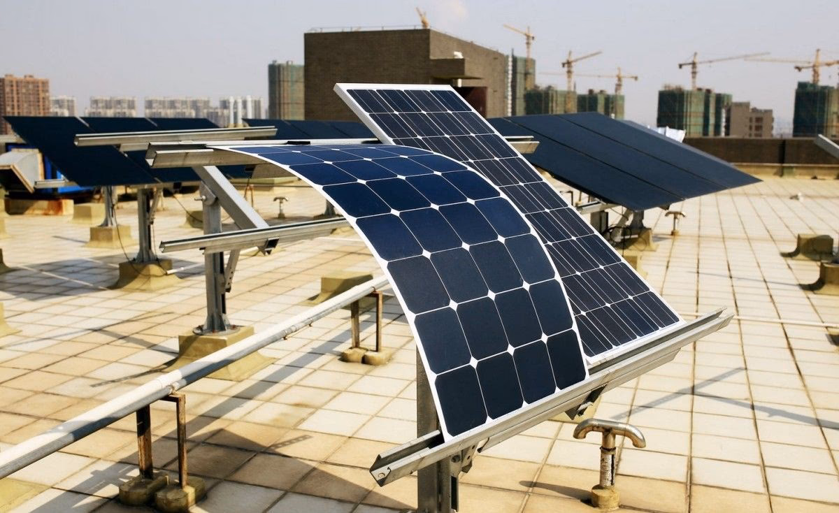 ¿Qué es el factor de forma de un panel solar?