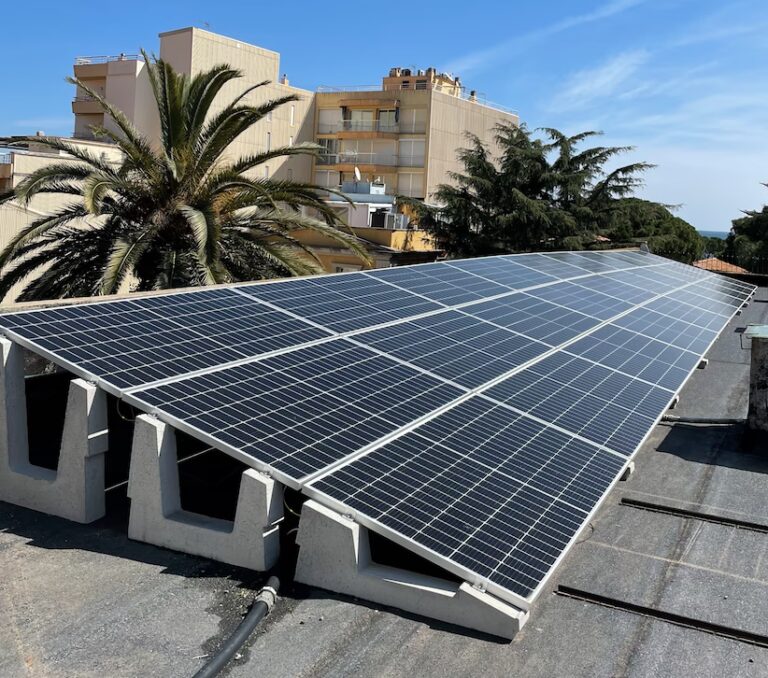 Energía Solar en Hoteles: Ahorro y Sostenibilidad