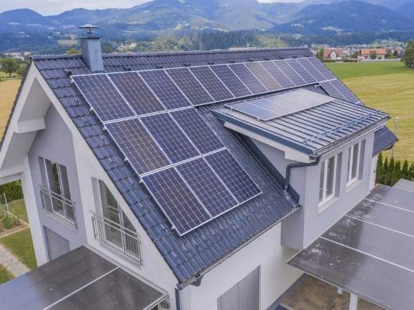 How many solar panels do I need in Australia?