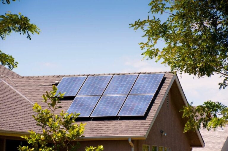 ¿Cuánto Cuesta Instalar Paneles Solares en Casa?
