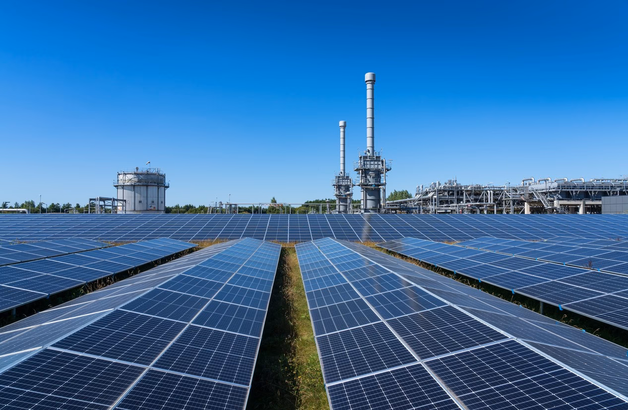 How much electricity does an industrial solar panel produce?