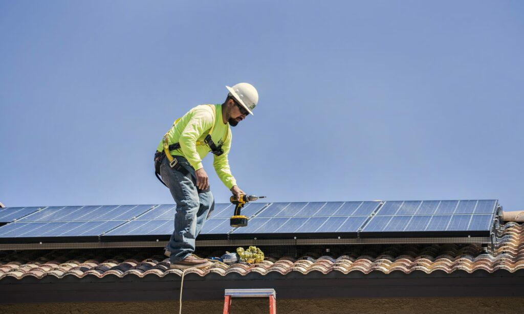 Estafas Solares: Cómo Identificarlas y Protegerte