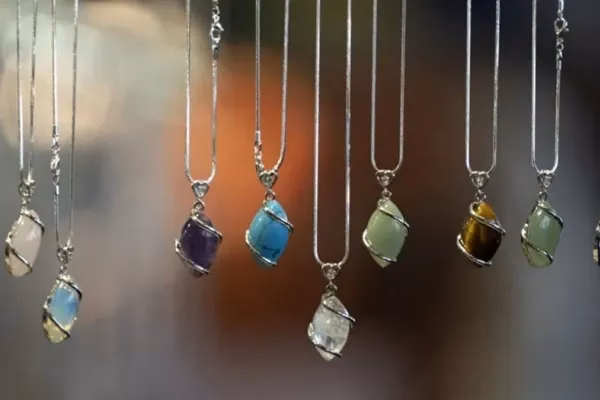 ¿Cuánto tiempo hay que cargar las piedras al sol?