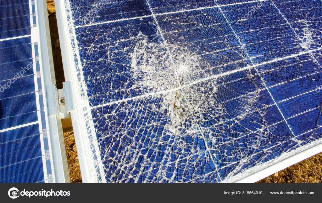 Panel Solar Roto: ¿Reparar o Reemplazar?
