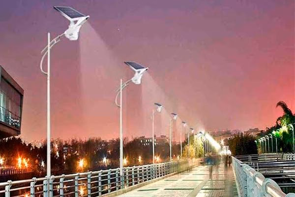 ¿Qué tipo de lámpara solar se utiliza en el alumbrado público?