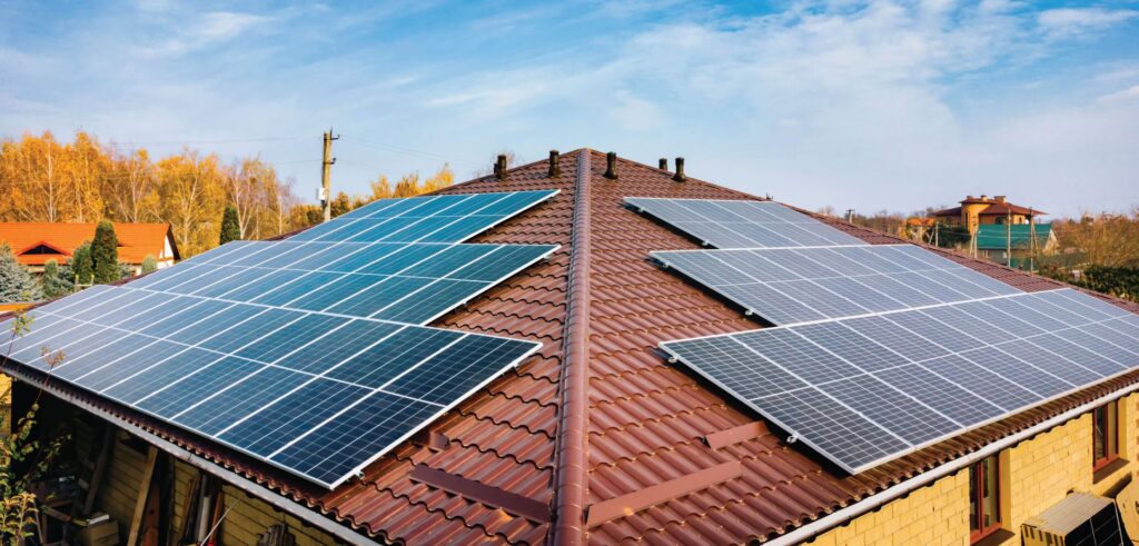 Paneles Solares: ¿Es tu techo compatible?