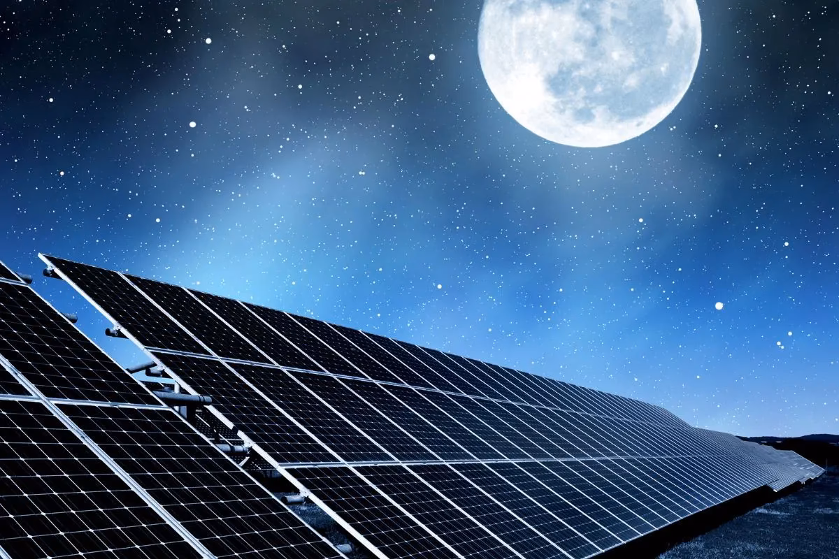 Do solar panels work at night?