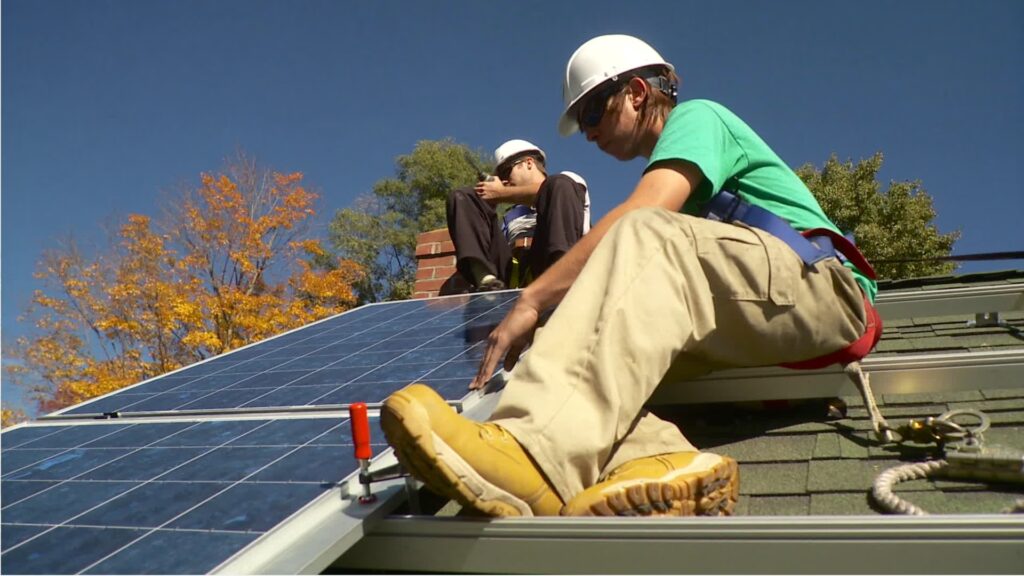 Instaladores Solares: Medidor y Licencia Claves