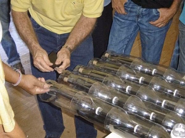 ¿Funciona de noche una bombilla solar de botella?