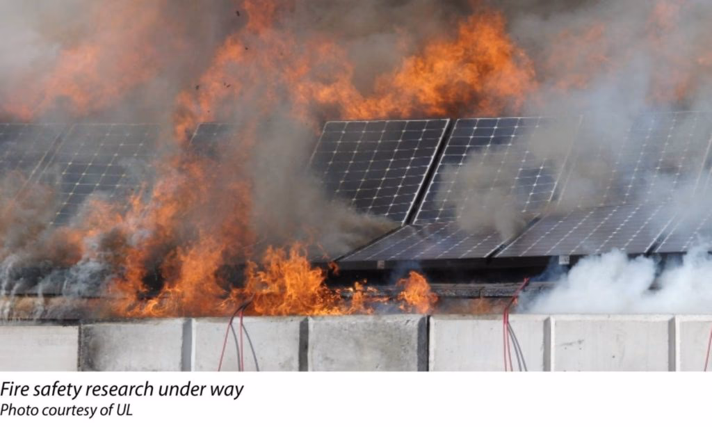 ¿Cómo apagar un incendio en un panel solar?