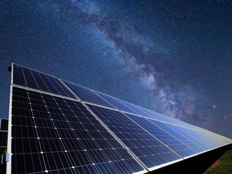 Paneles Solares de Noche: ¿Consumen Energía?