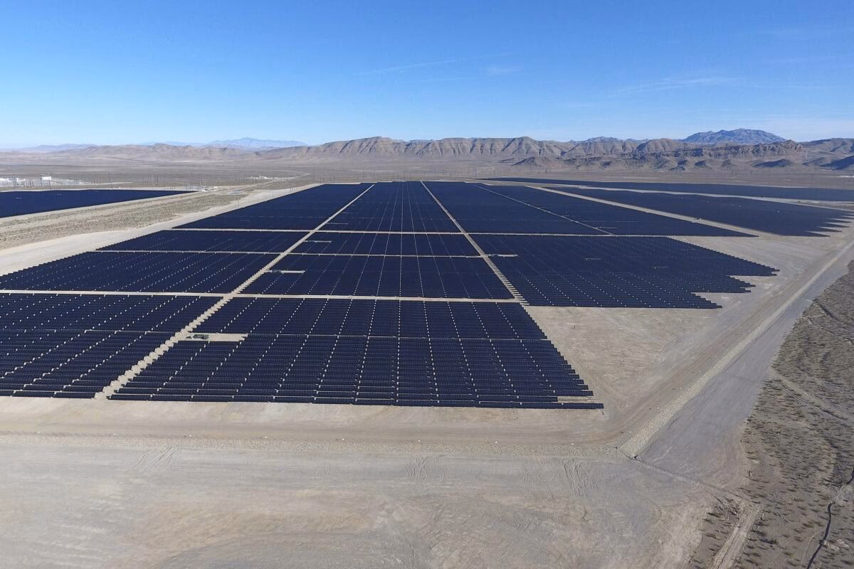 ¿Obtienes una deducción de impuestos si tienes paneles solares en Las Vegas?