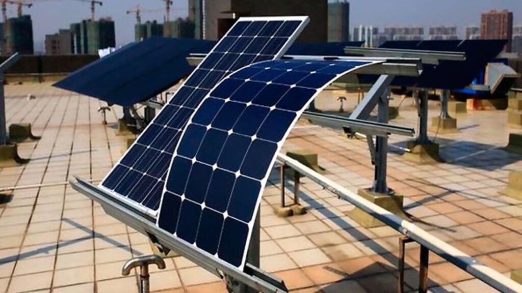 Paneles Solares Enrollables: Energía en tu Mochila