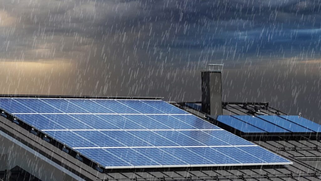 Paneles Solares con Lluvia: ¿Mito o Realidad?