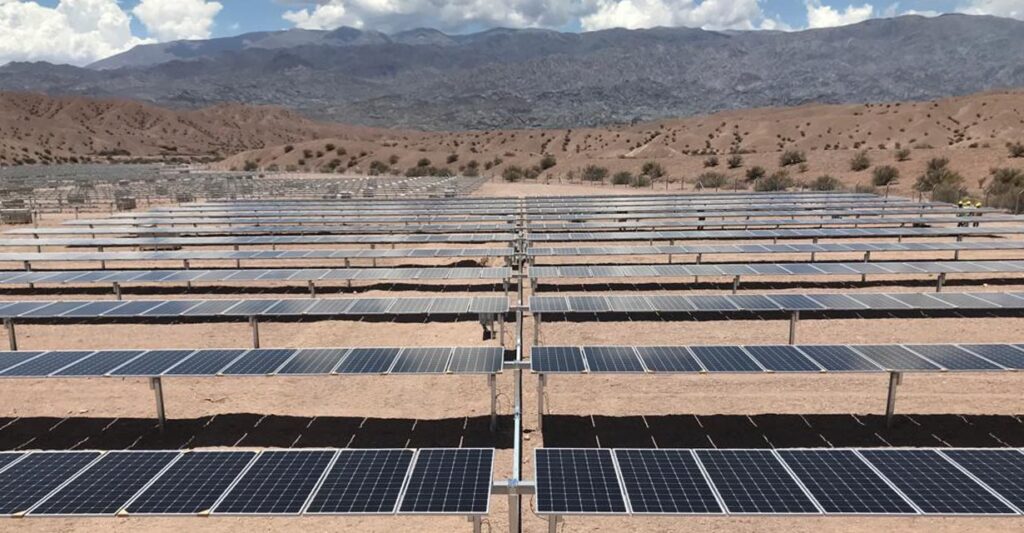 Energía Eólica vs. Solar: ¿Cuál es mejor?