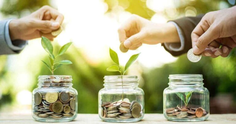 ¿Se Puede Ganar Dinero con la Energía Solar?