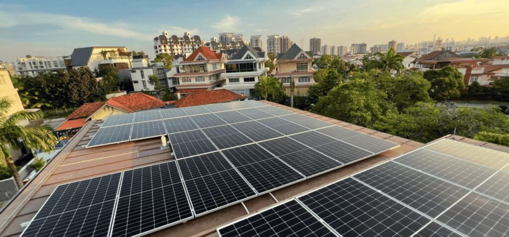 Paneles Solares: ¿Comprar o Alquilar en 2025?