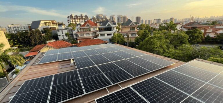 Paneles Solares: ¿Comprar o Alquilar en 2025?