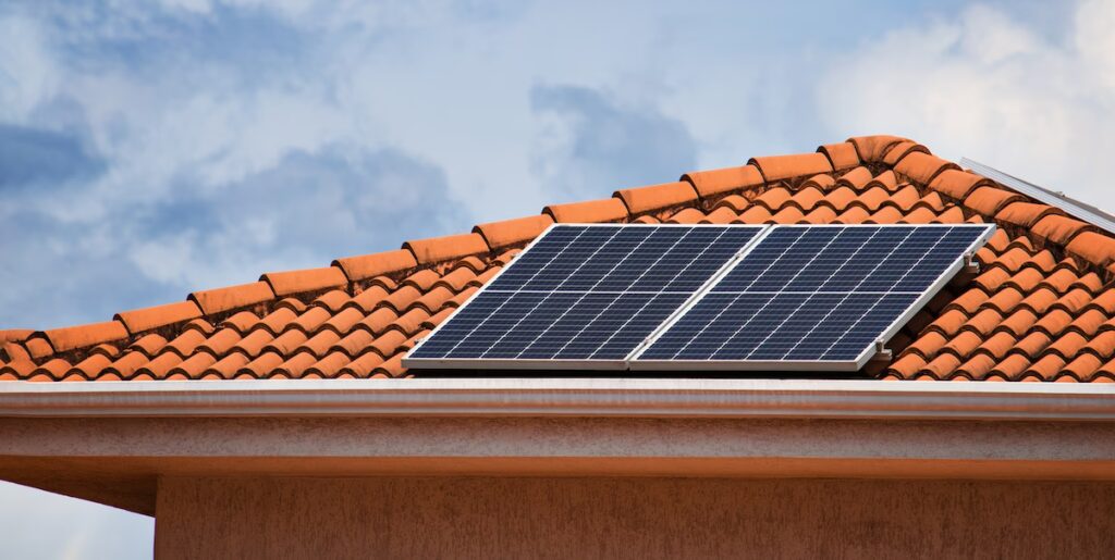 Incentivos Solares en Ontario 2025: Guía Completa