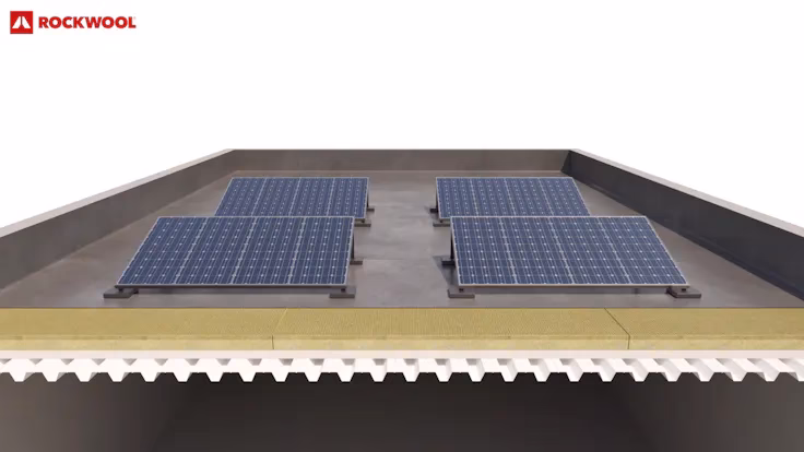 ¿Debo cubrir mis paneles solares en invierno?