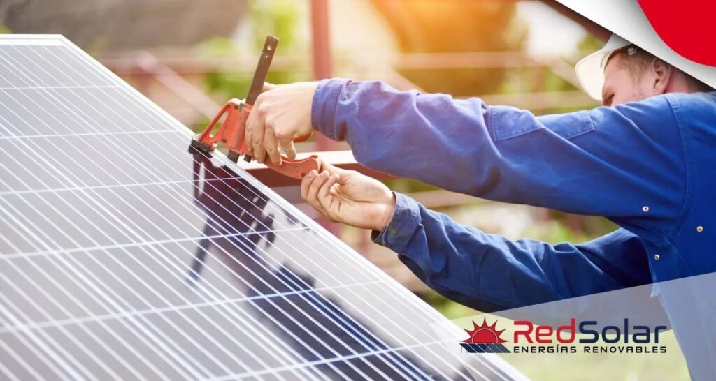 ¿Qué pasa si toco o piso un panel solar?