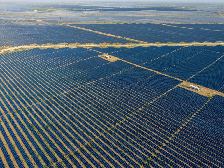 Costo y Beneficios de Paneles Solares en India