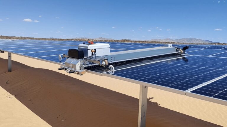 Limpieza automática de paneles: ¿Vale la pena?