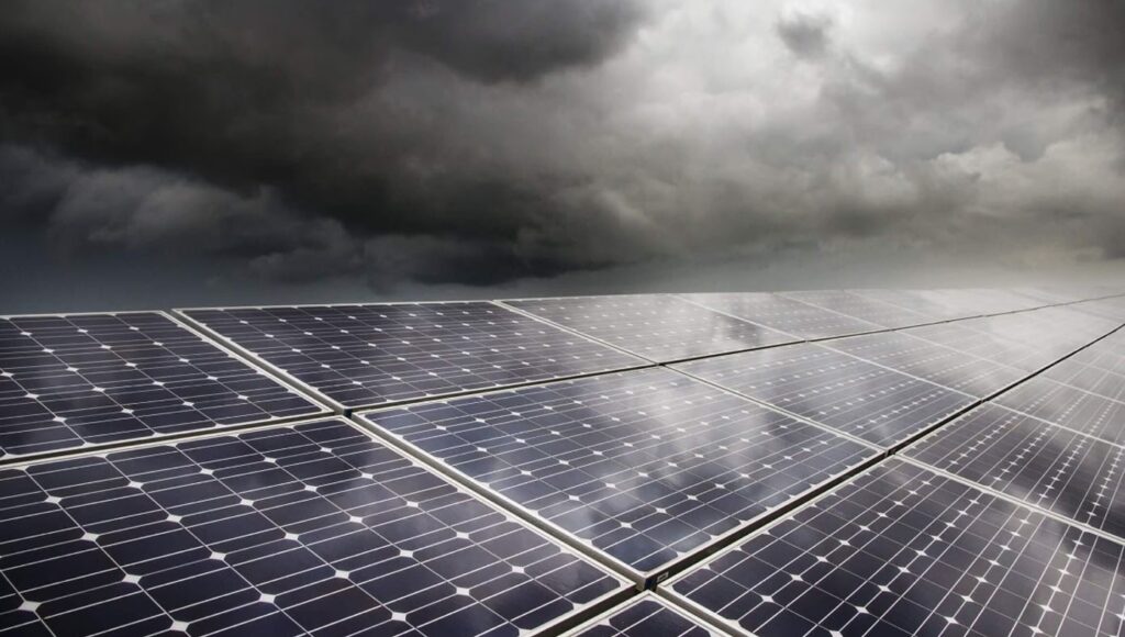 Paneles Solares en Días Nublados: ¿Funcionan?