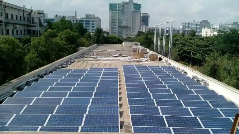Gigantes Solares: Top 5 Fabricantes de India